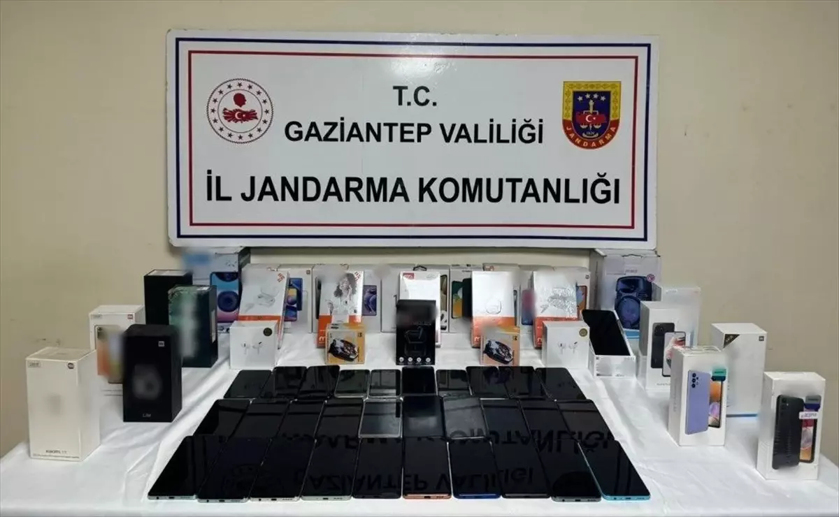 Gaziantep’te Kaçak Telefon Operasyonu